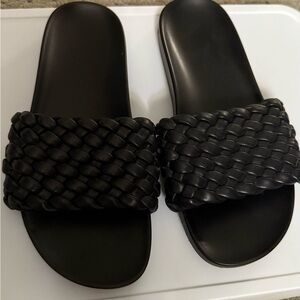 Universal Threads Black Woven Slide Sandals 7